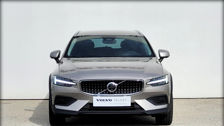 Volvo V60 Cross Country cena 215555 przebieg: 26420, rok produkcji 2023 z Polanica-Zdrój małe 497